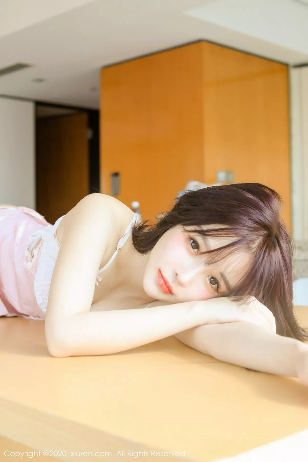 [XiuRen秀人网]第2666期南初妹妹写真-秀人资源网